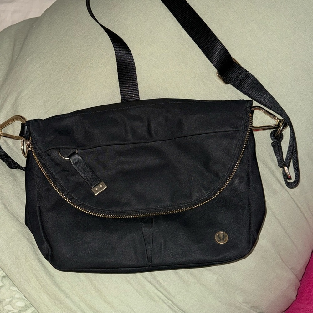 Lululemon crossbody